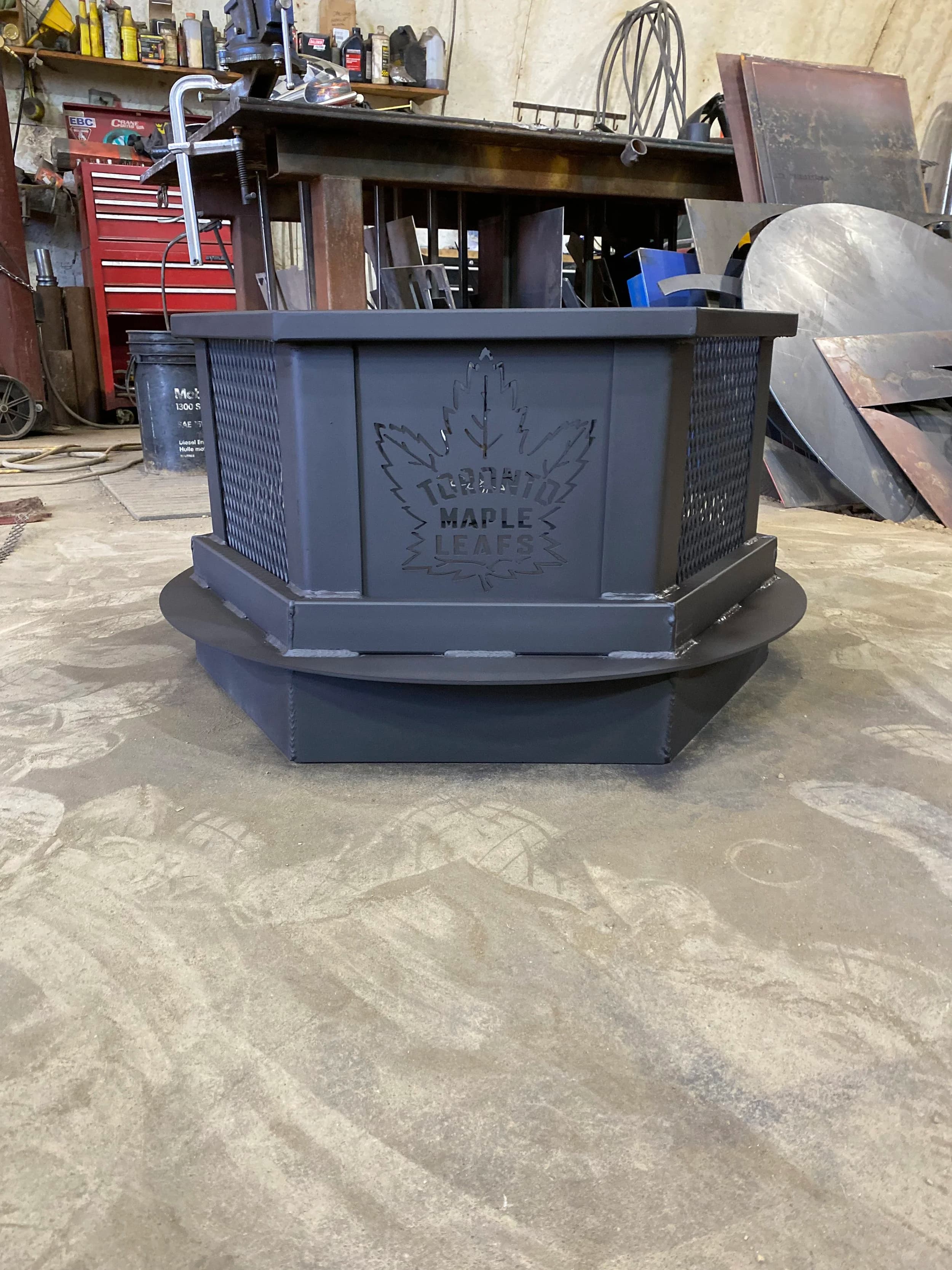 Custom fire pits, signs and décor
